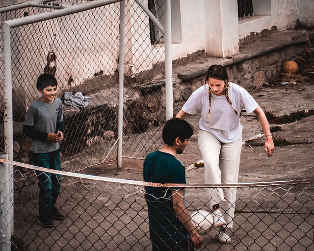 尽管比赛在 尽管比赛在